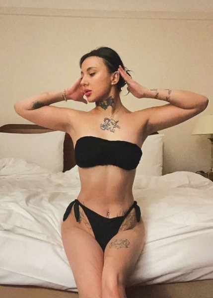 Проститутка Эмили Эмили